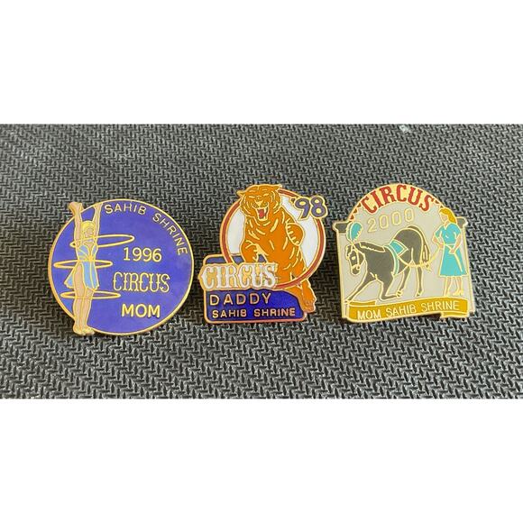 Sahib Shrine Circus Mom and Dad Pins Mixed lot set of 3,  96 98 00 - Picture 1 of 7